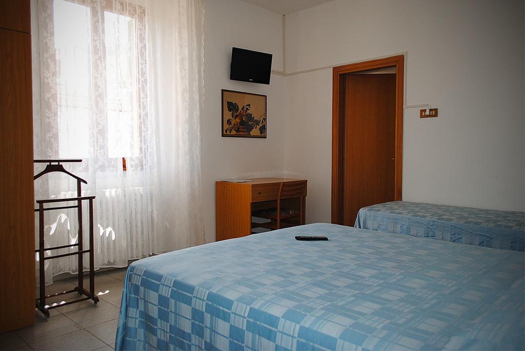 Albergo Ristorante La Torretta Castiglione dei Pepoli Ruang foto