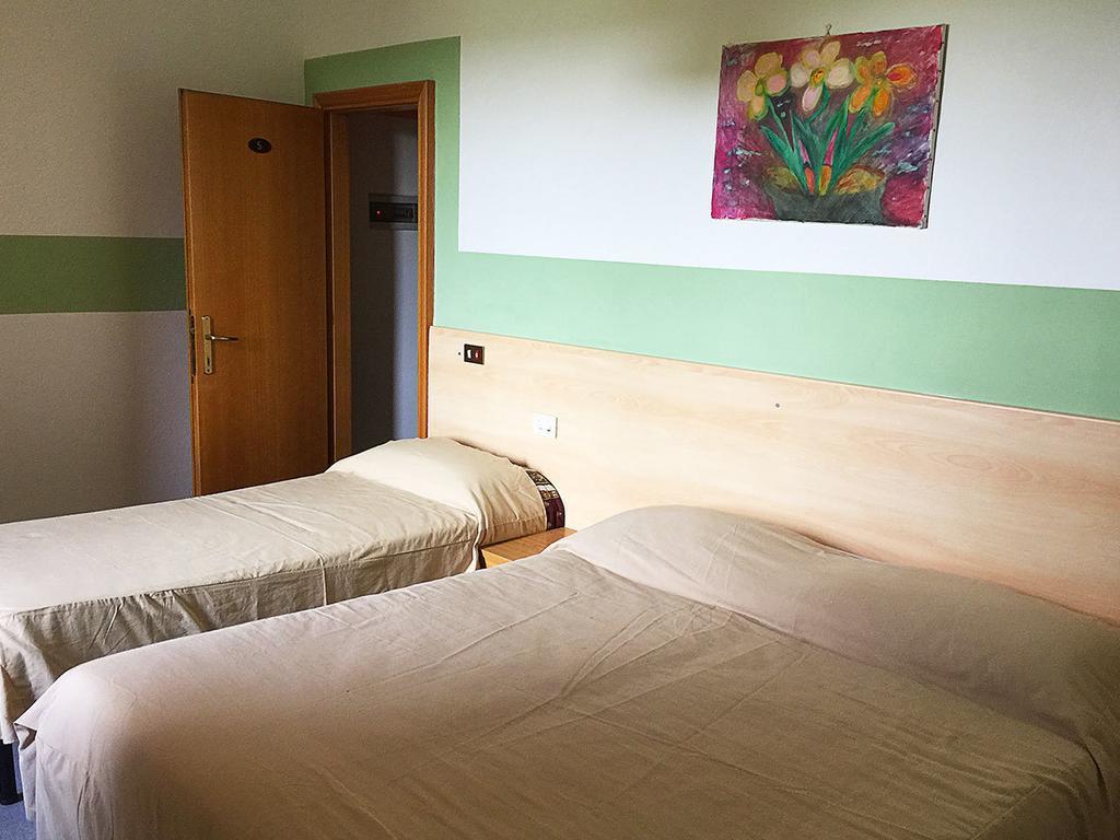Albergo Ristorante La Torretta Castiglione dei Pepoli Ruang foto