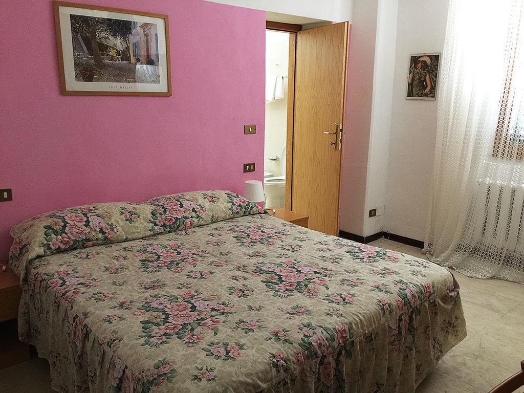Albergo Ristorante La Torretta Castiglione dei Pepoli Ruang foto
