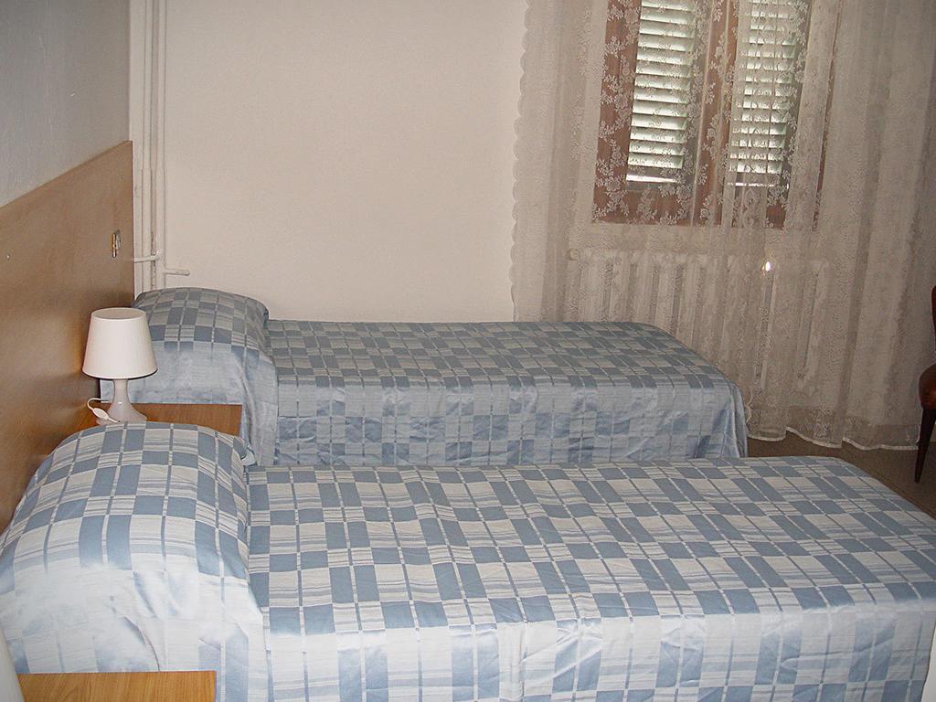 Albergo Ristorante La Torretta Castiglione dei Pepoli Ruang foto
